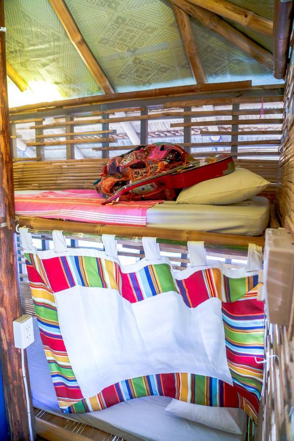 Flotsam And Jetsam Artist Beach Hostel San Juan  Extérieur photo