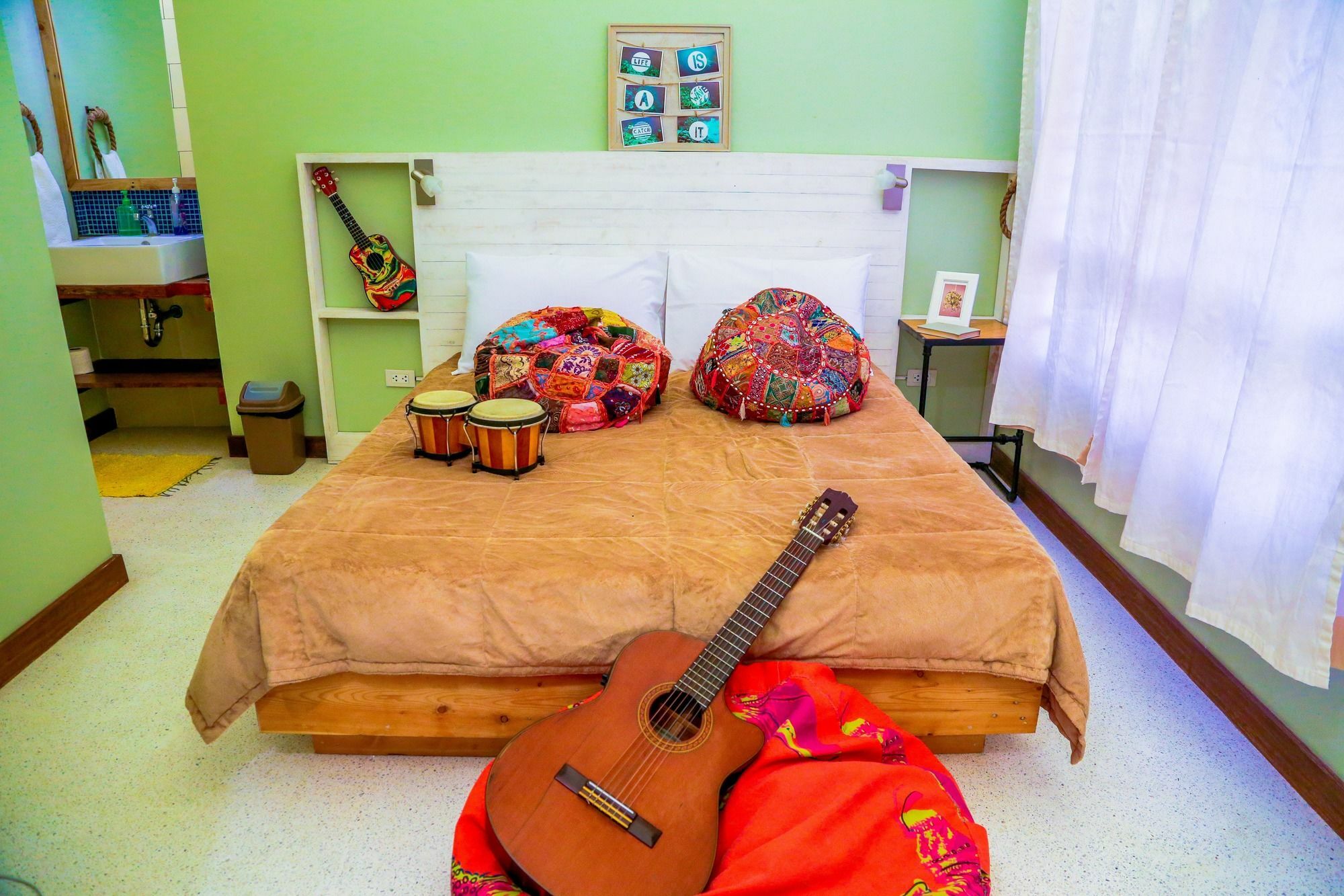 Flotsam And Jetsam Artist Beach Hostel San Juan  Extérieur photo